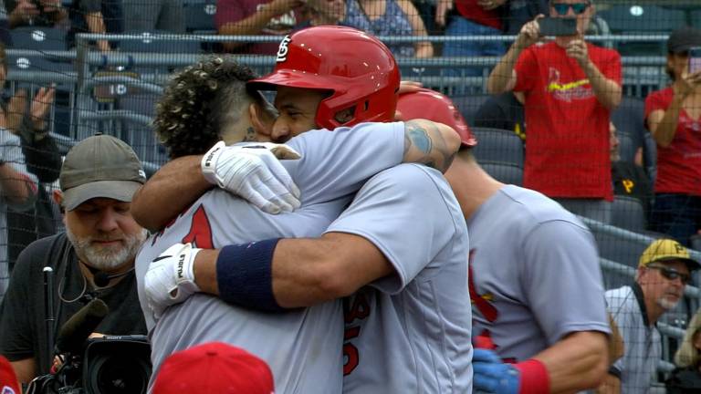 Albert Pujols sigue haciendo historia.