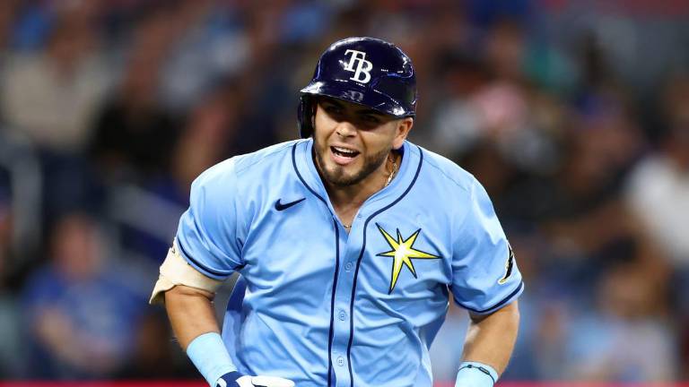 Jonathan Aranda dio jonrón por los Rays.