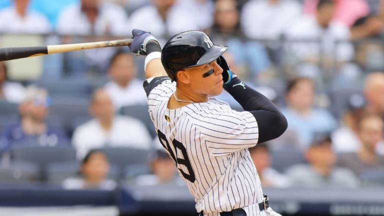 Aaron Judge pega tres jonrones.