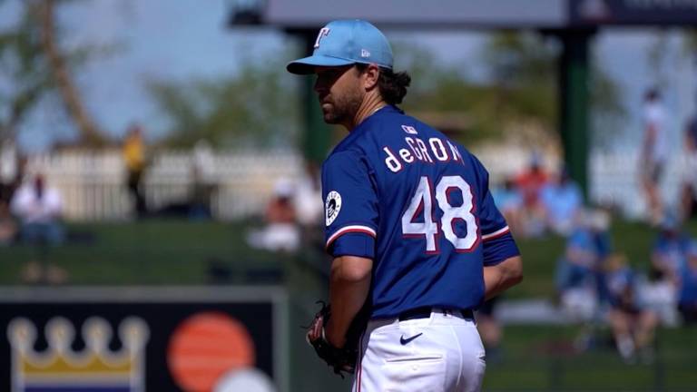 Jacob deGrom dijo que se sintió bien en el bullpen antes del juego, pero no pudo llevar esa mecánica al montículo.