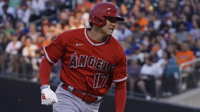 Shohei Ohtani tendría una complicada rehabilitación si se opera.