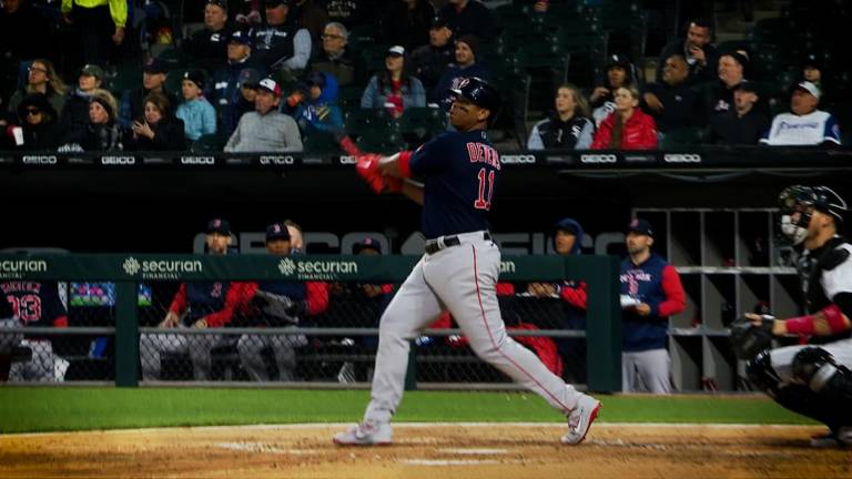 Rafael Devers oficializa con Boston.