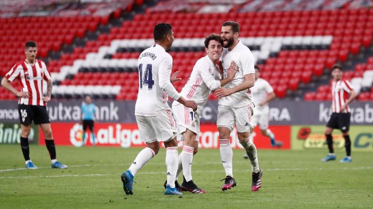 El conjunto merengue hizo su tarea en San Mamés, pero el Atlético también; todo se define en la última fecha.