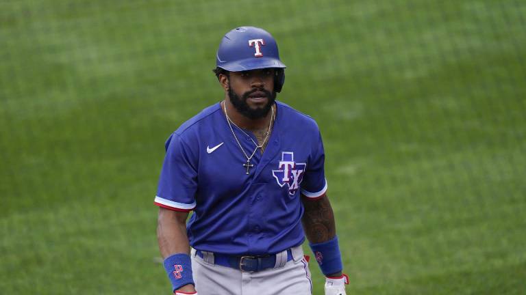 Delino DeShields llega a Medias Rojas.