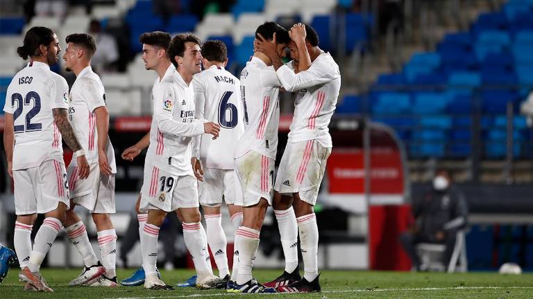 Real Madrid no le pierde el paso al Atlético.