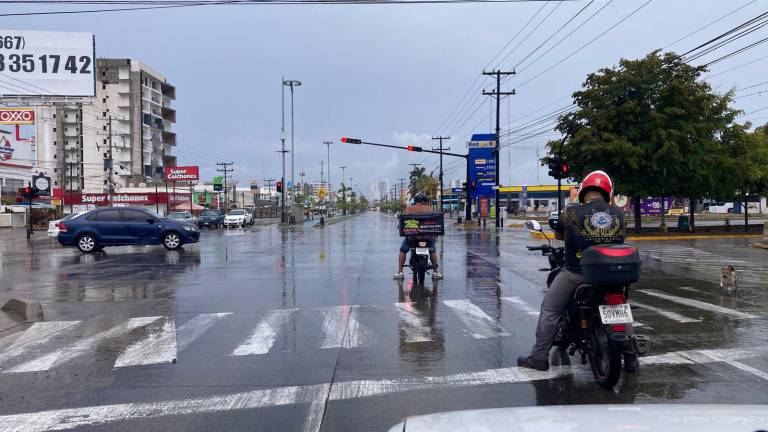 Mazatlán registró 13 milímetros de lluvia en las últimas 24 horas, según datos oficiales.