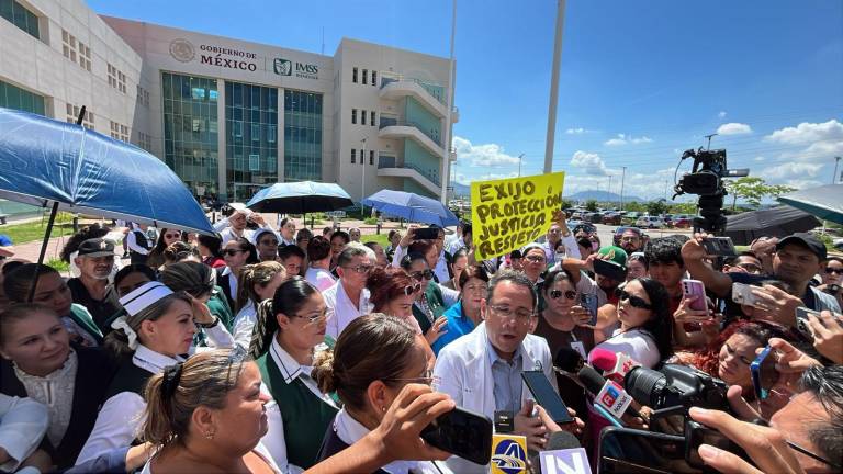 Personal médico del Hospital General de Culiacán piden sacar a personas heridas de bala por razones de seguridad.