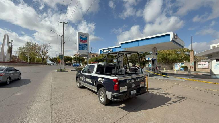 Un hombre resultó herido tras despojarlo de 700 pesos en una gasolinera en Culiacán.