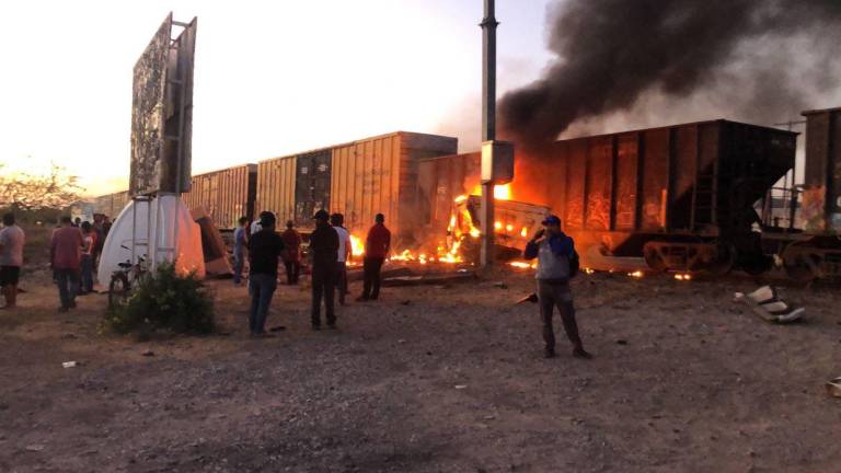 El conductor del tráiler intentó cruzar las vías sin advertir la proximidad del tren.