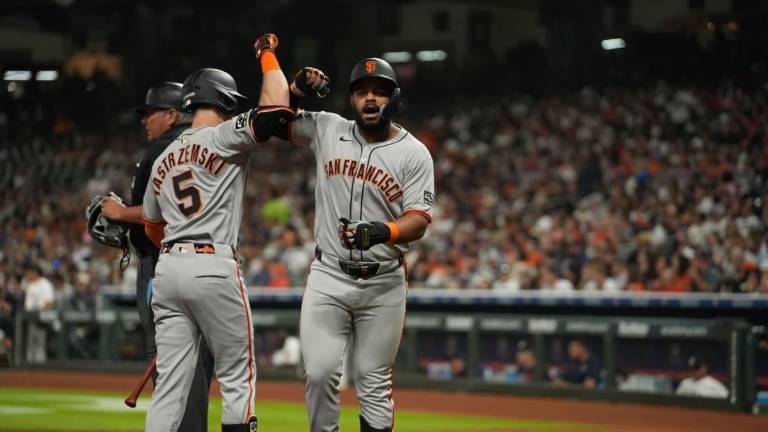 Heliot Ramos dio extrabase por quinto encuentro consecutivo en este inicio de temporada para los Gigantes.