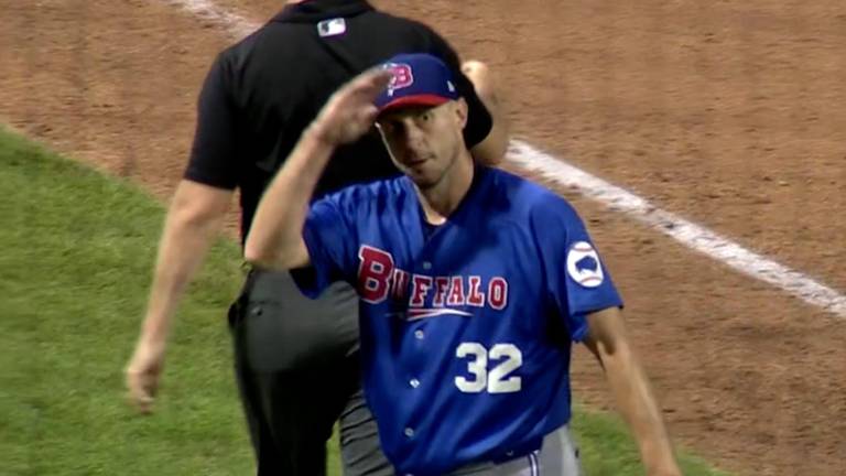 Max Scherzer realizó 75 lanzamientos.