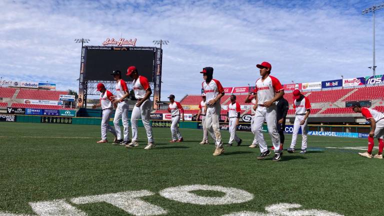 Los peloteros de la Academia de Venados de Mazatlán mostraron su talento ante scouts de Grandes Ligas.