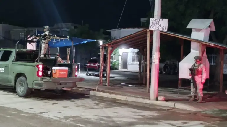 El atentado ocurrió en la avenida Landas, en el cruce con el bulevar de La Marina.