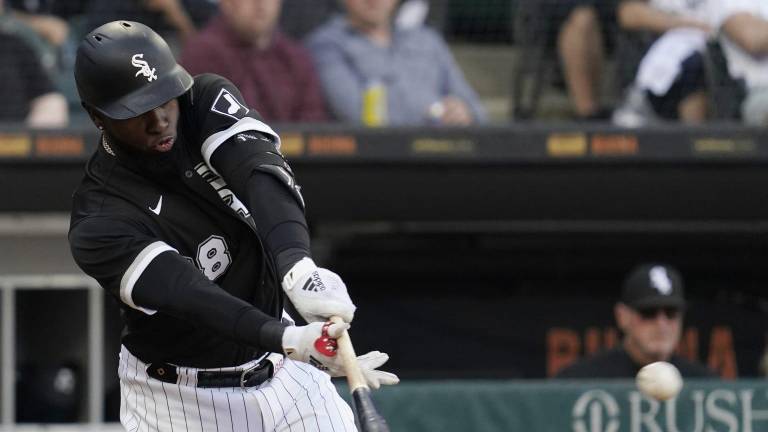 Luis Robert ya podrá ser tomado en cuenta por los coaches de los Medias Blancas.