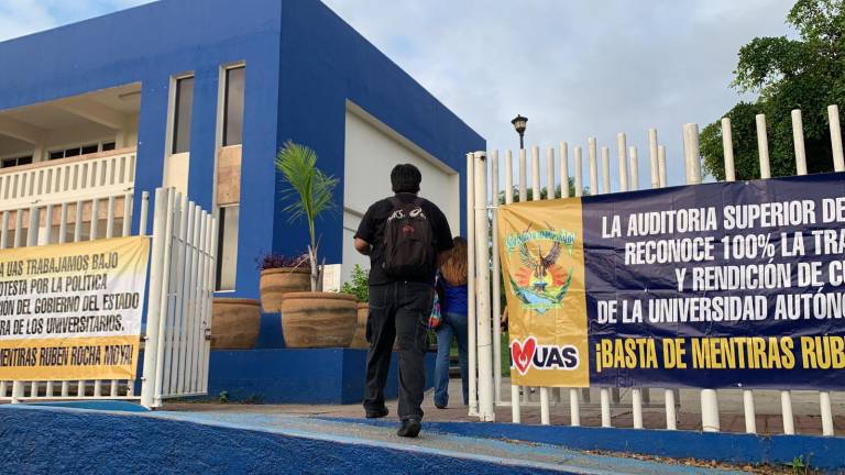 Las actividades escolares se reanudaron este jueves en las instalaciones de la UAS en Mazatlán.
