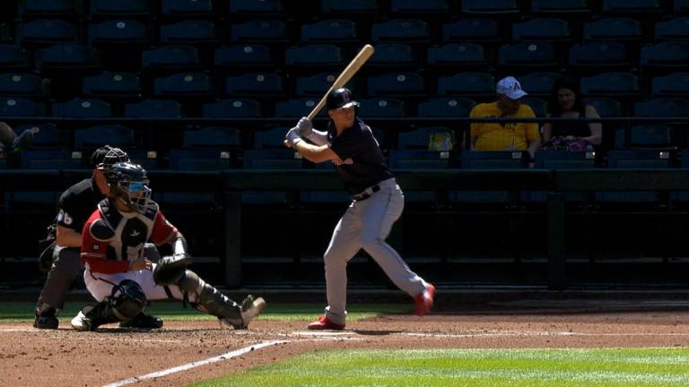 Myles Straw a la ofensiva va como primer bat.