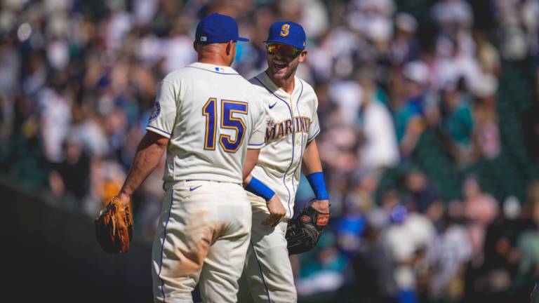 Kyle Seager (15) dio sencillo clave para la victoria de los Marineros de Seattle.