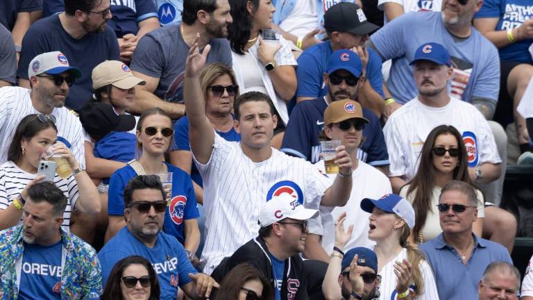 Anthony Rizzo estuvo en el graderío del jardin izquierdo de Wrigley Field.