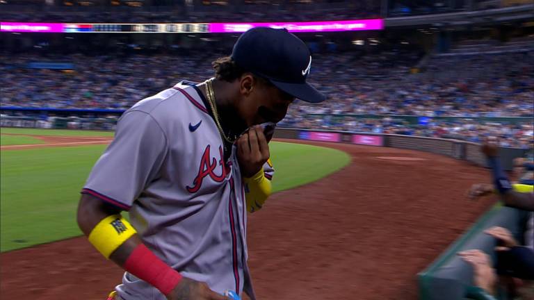 Ronald Acuña Jr. se va al hule.