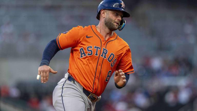 Christian Walker aportó tres carreras gracias a un jonrón, por los Astros.