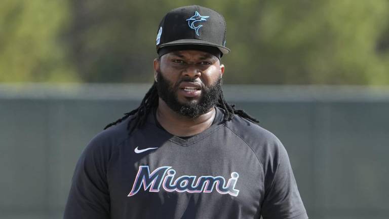 Johnny Cueto no está al 100 por ciento de salud con los Marlins de Miami.