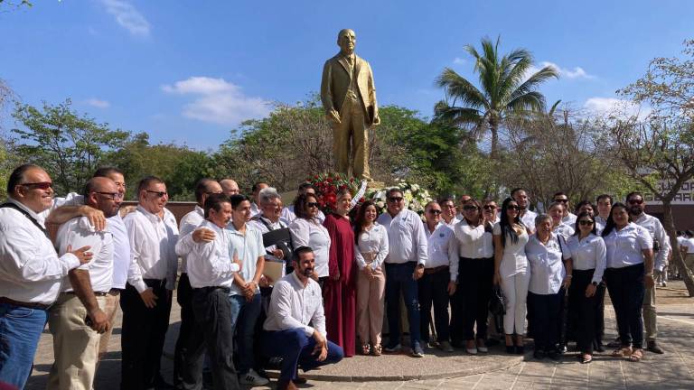 Homenaje al general Genaro Estrada Félix en el aniversario 138 de su natalicio.