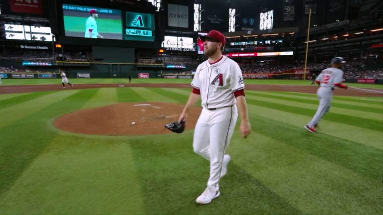 El estelar derecho de los Diamondbacks, Corbin Burnes, será sometido a una cirugía Tommy John la próxima semana y quedará fuera por el resto de la temporada 2025.