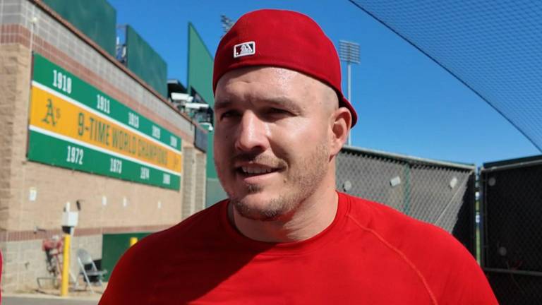 Mike Trout vuelve a la acción.