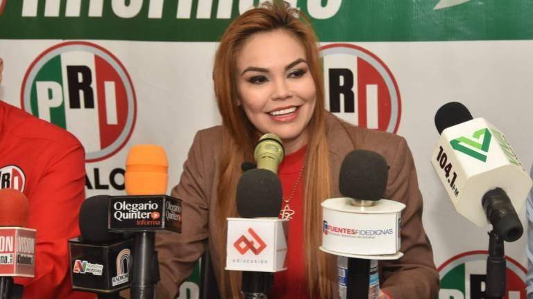 Paola Gárate Valenzuela dice que todo lo hace para beneficio de la sociedad.