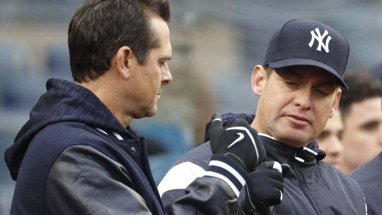 Carlos Mendoza es actualmente coach de banca de los Yanquis.