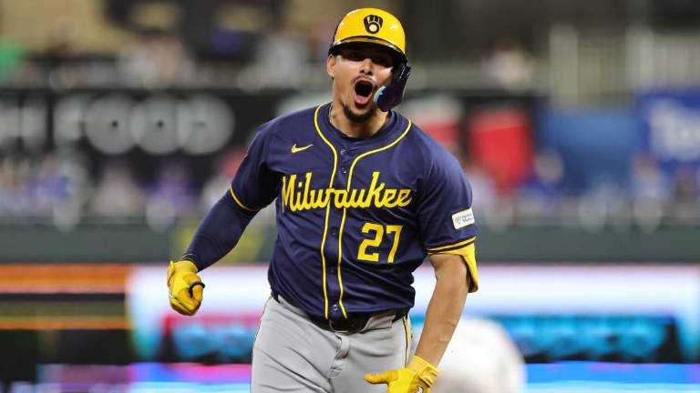 Willy Adames fue el héroe en el triunfo de los Cerveceros.