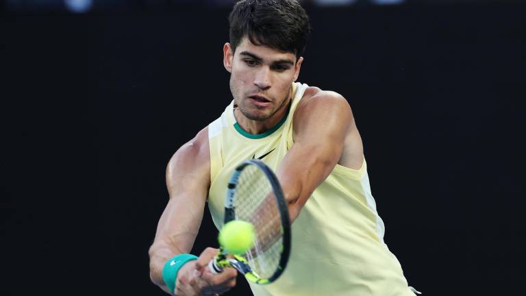 Carlos Alcaraz se instaló en la ronda de los mejores ocho del Abierto de Australia.