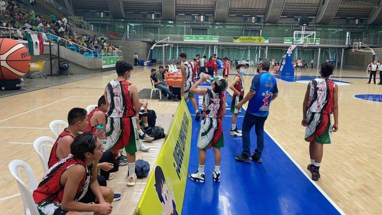 México superó a Inder Envigado, de Colombia, para mantener el paso perfecto en el torneo.
