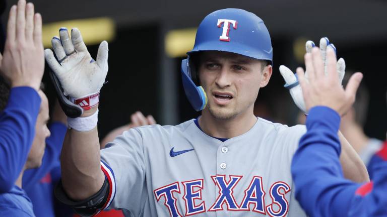 Corey Seager entró a la lista de lesionados de los Rangers.