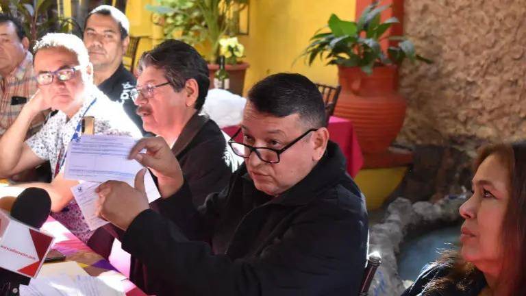 El trabajador explicó que se le acusa de publicar o compartir en su cuenta de Facebook notas del periódico en donde aparece el nombre del Rector de la UAS y que presuntamente se le acusa de varios delitos.