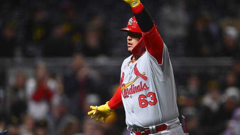 Yohel Pozo conectó jonrón para los Cardenales, en juego que perdieron ante los Piratas en Pittsburgh.