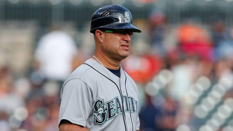 Manny Acta estará de nuevo como coach de banca con los Marineros de Seattle.