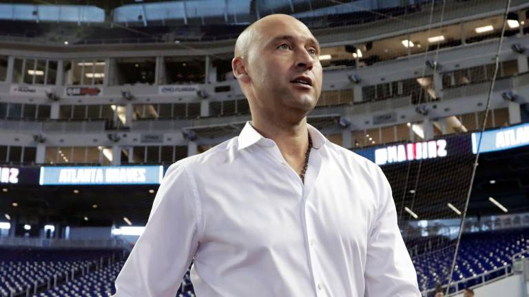Derek Jeter no seguirá vinculado a los Marlins de Miami.