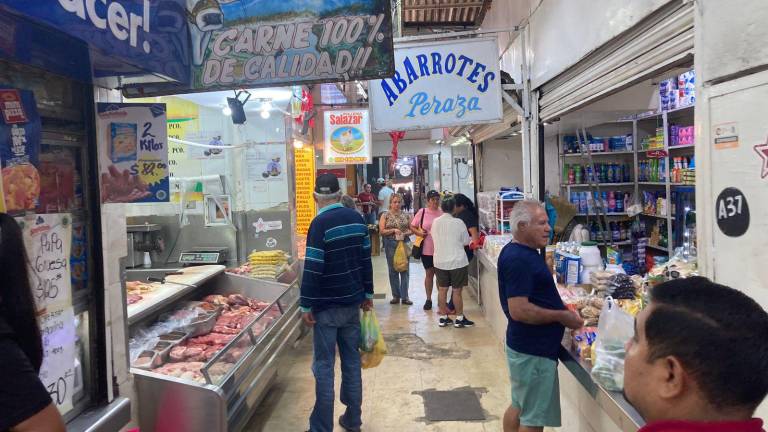 Según los locatarios, ya mucha gente no visita el mercado de la Juárez a ciertas horas del día por la inseguridad.