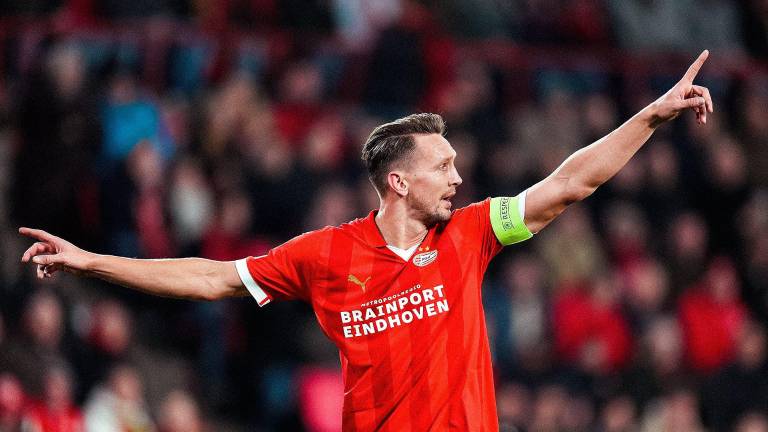 Luuk de Jong fue el autor del gol del empate para el PSV Eindhoven.