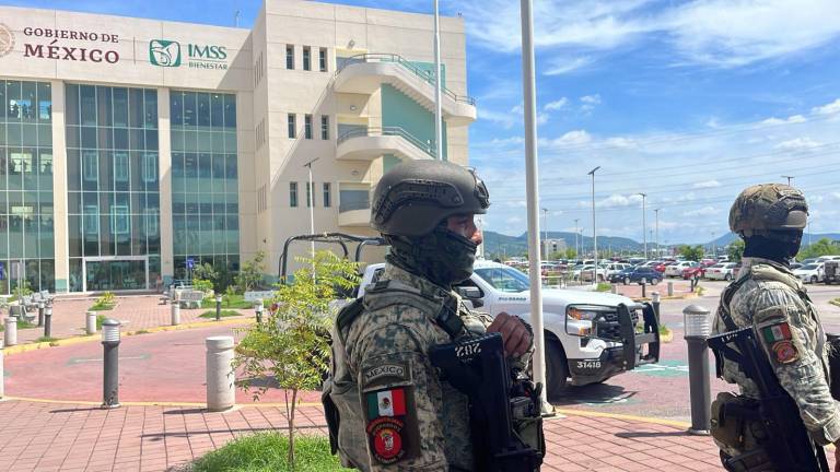 Sandra, quien se hizo pasar por personal médico, habría intentado aplicar sustancias nocivas a Leonel “El LV”, detenido el 6 de septiembre e internado en el Hospital General de Culiacán.