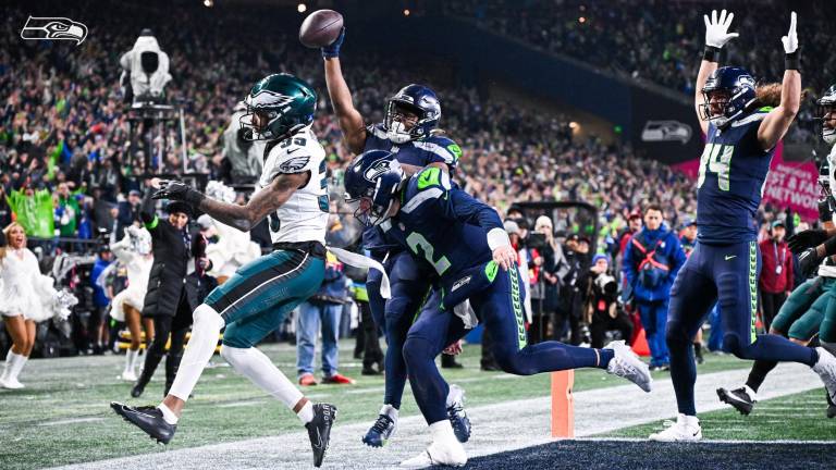 Los Seahawks capitalizaron los errores de los Eagles para vencerlos.