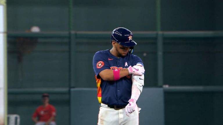 Isaac Paredes estira su racha con doble por los Astros.