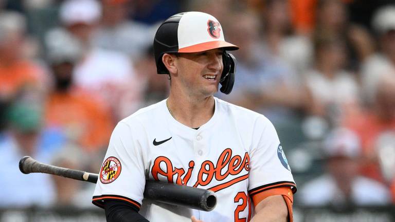 Austin Hays llega a Filadelfia.