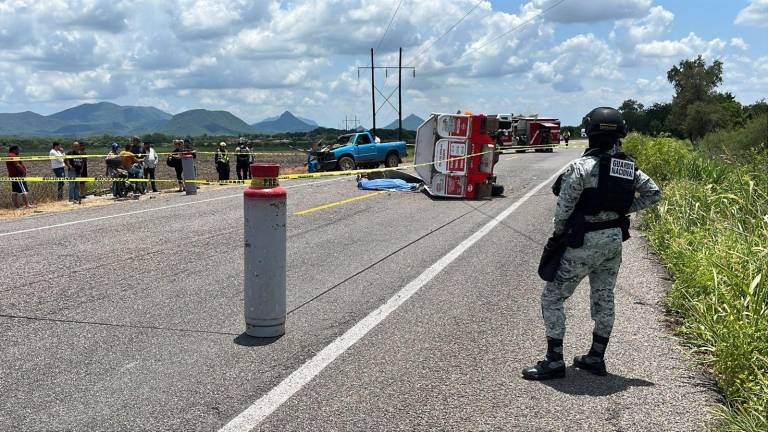 Un fatal accidente se registró sobre la carretera Internacional México 15, a la altura del sitio conocido como el arroyo del Burro, perteneciente al municipio de Mocorito.