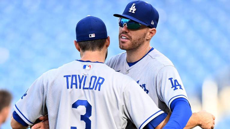Freddie Freeman y su esposa Chelsea han donado 300 mil dólares.