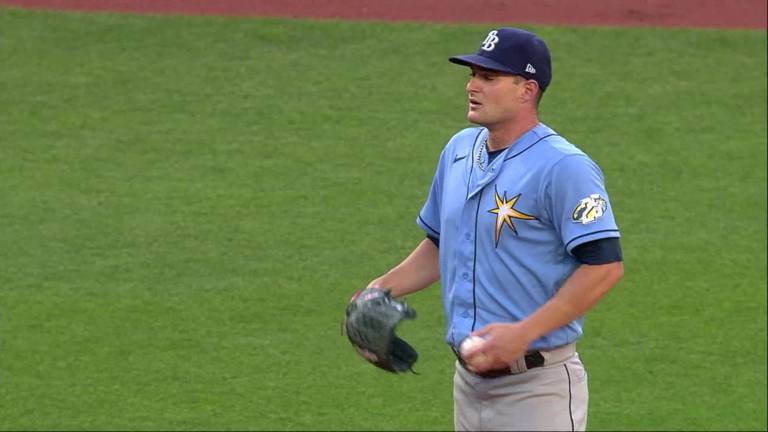 Shane McClanahan se va al hule.