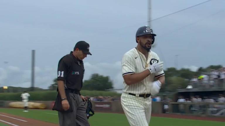 José Abreu conecta cuadrangular.