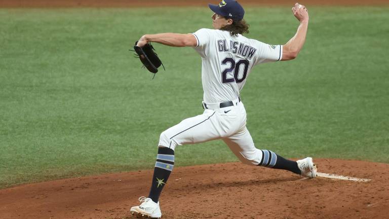 Tyler Glasnow pasa a Dodgers, según informes.