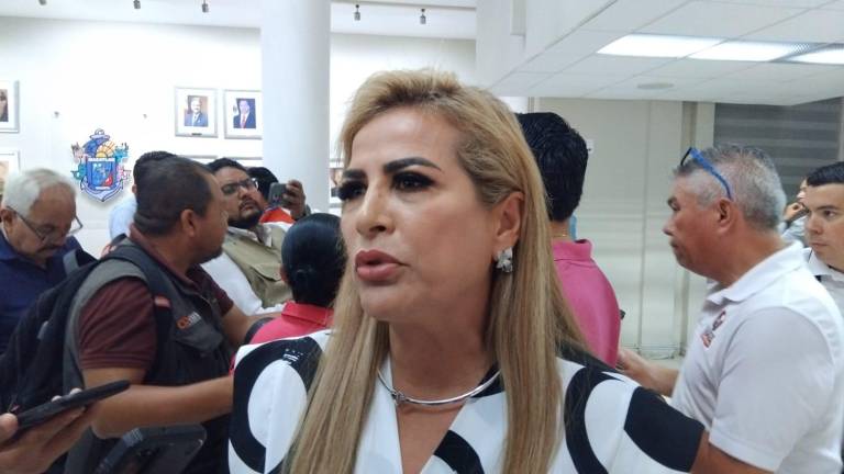 La regidora Milay Quintero pide detener relleno en la Laguna del Camarón.